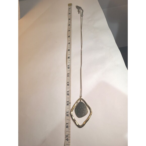 Vintage Stunning 32 " VCLM  Necklace Diamond Shaped Pendant Gold Tone - Picture 5 of 6